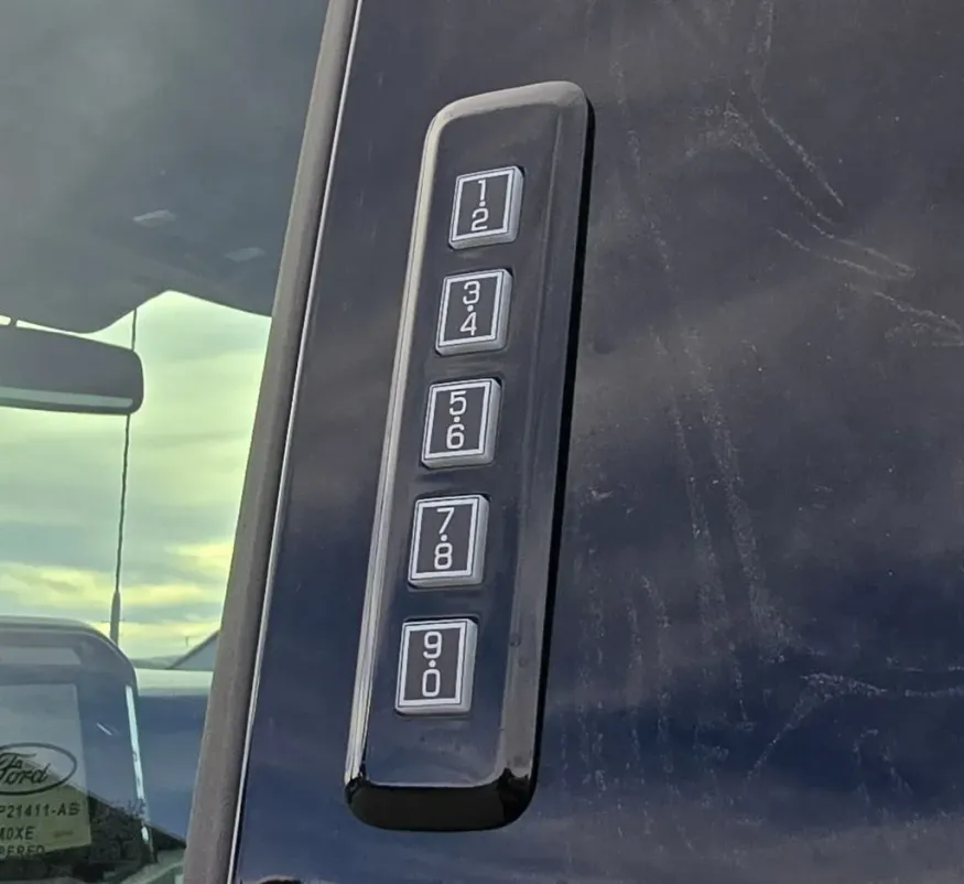 2026 Ford Super Duty F-350 | Photo 11 of 30