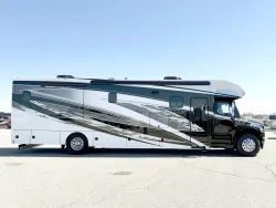 2026 Renegade Verona 40VRB | Thumbnail Photo 3 of 31