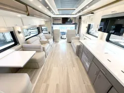 2026 Newmar Mountain Aire 4118 | Thumbnail Photo 5 of 31