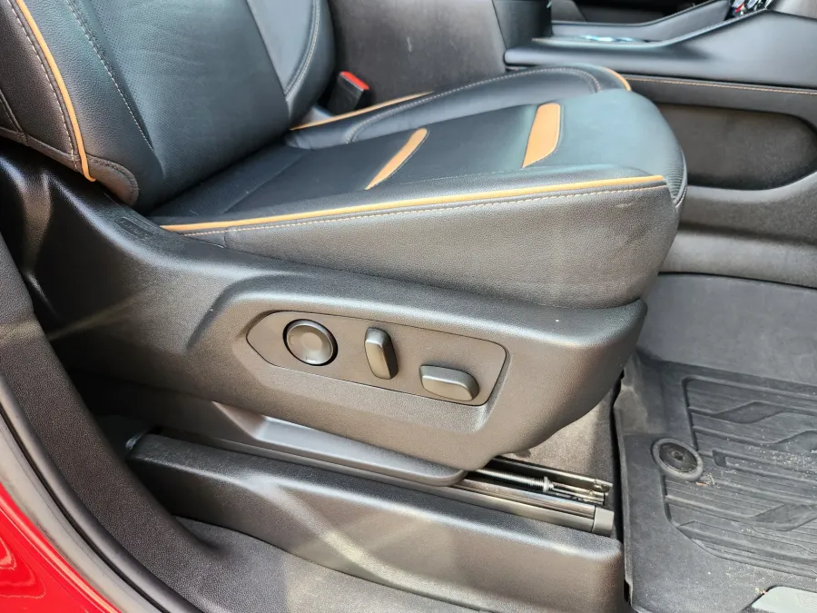 2024 GMC Yukon AT4 | Photo 20 of 32