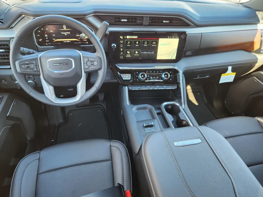 2026 GMC Sierra 2500HD Denali | Photo 12 of 32