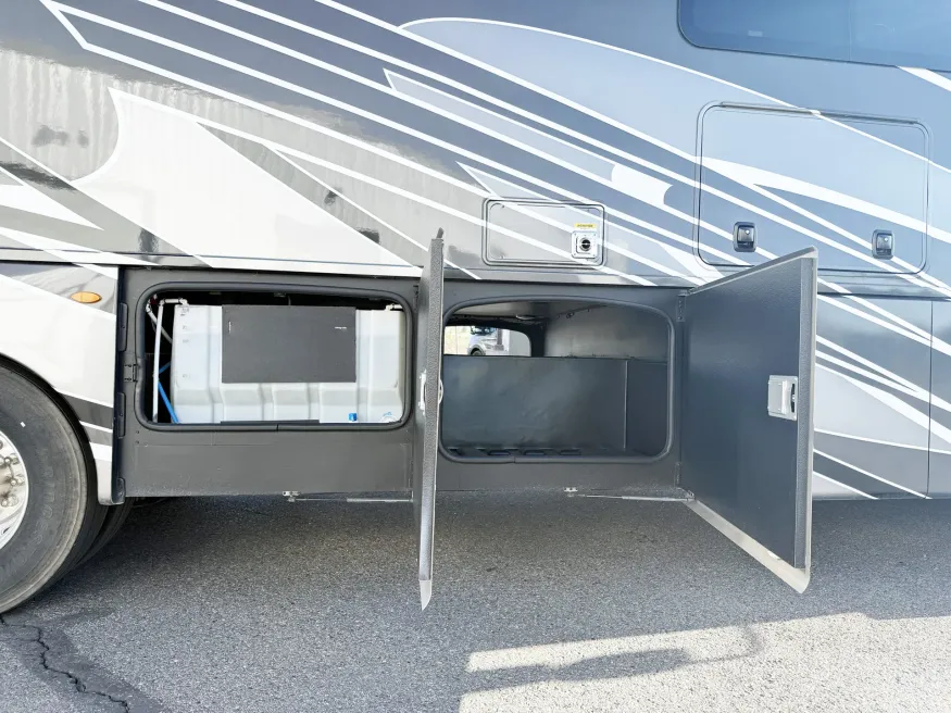 2023 Thor Inception 38MX | Photo 25 of 29