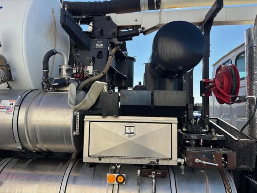 2003 Sterling L7500 | Photo 7 of 12