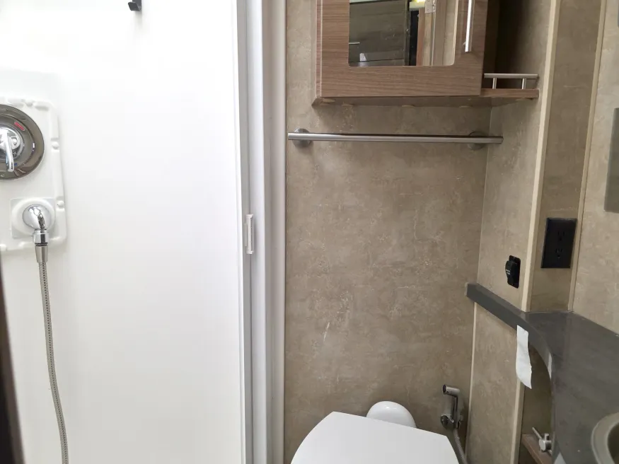 2017 Winnebago Navion 24V | Photo 13 of 16