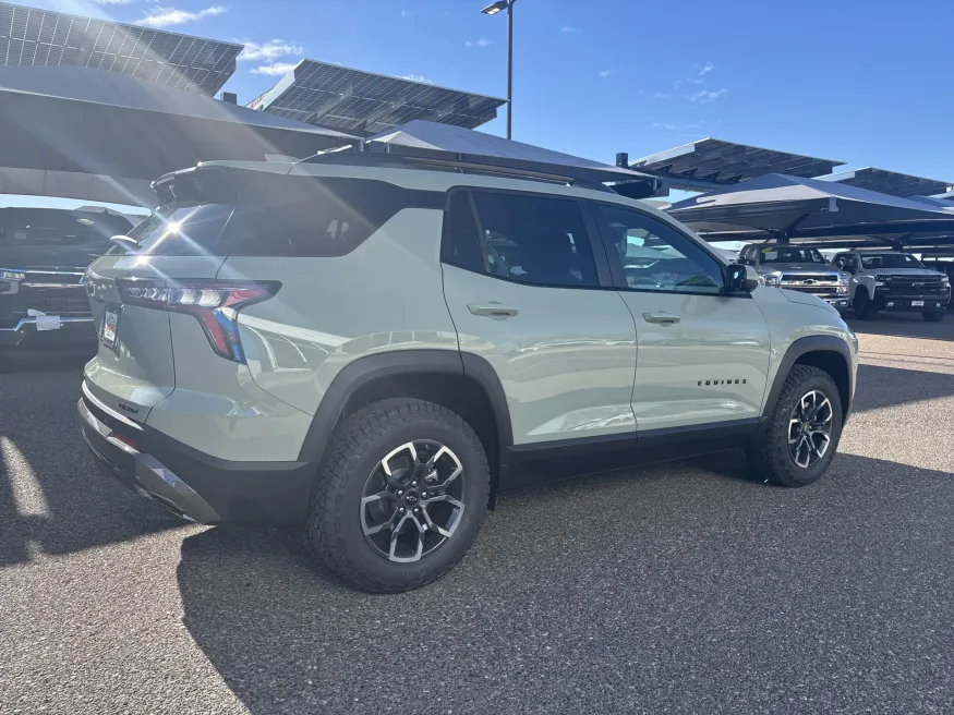 2026 Chevrolet Equinox AWD ACTIV | Photo 4 of 22