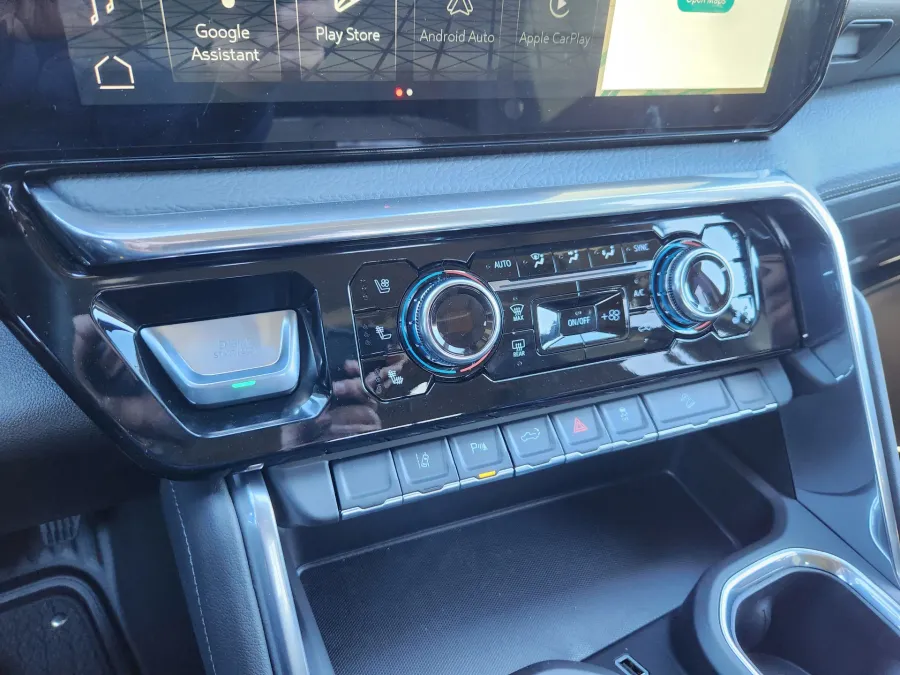 2026 GMC Sierra 2500HD Denali | Photo 26 of 31