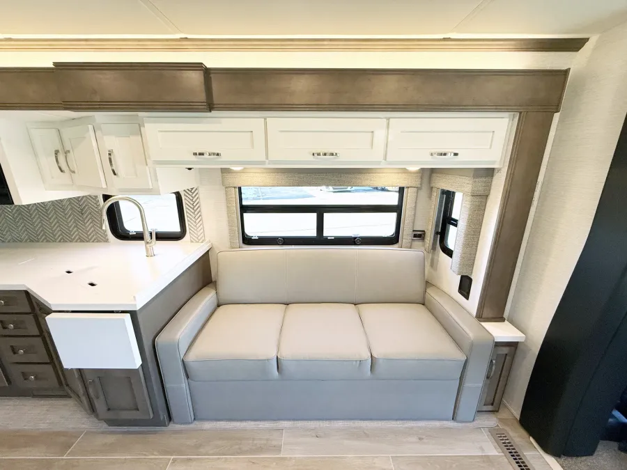 2026 Newmar Super Star 4040 | Photo 8 of 29