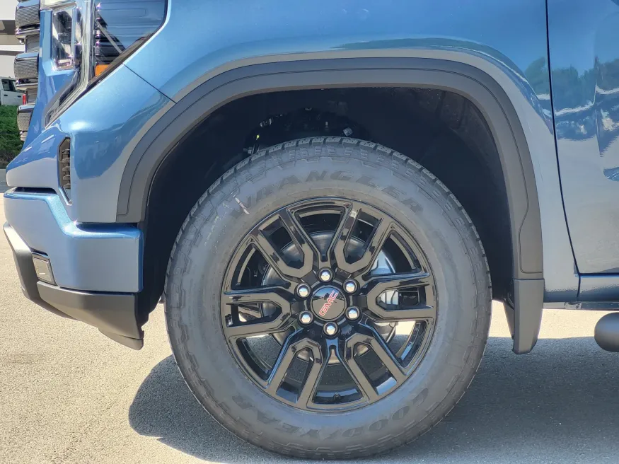 2026 GMC Sierra 1500 Elevation | Photo 8 of 24