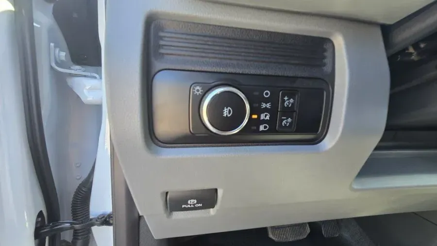 2025 Ford Super Duty F-600 | Photo 13 of 26