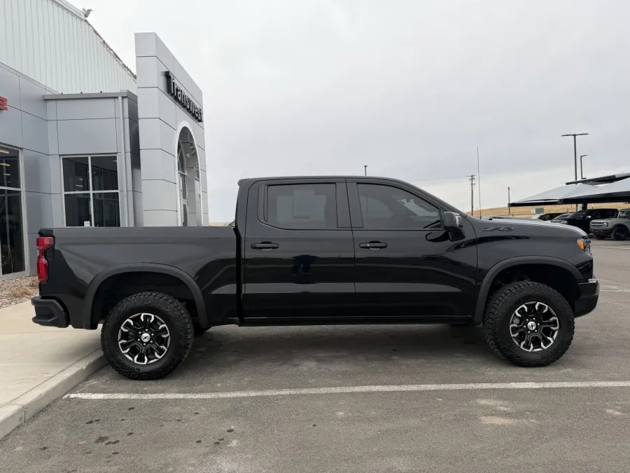 2024 Chevrolet Silverado 1500 ZR2 | Photo 7 of 20