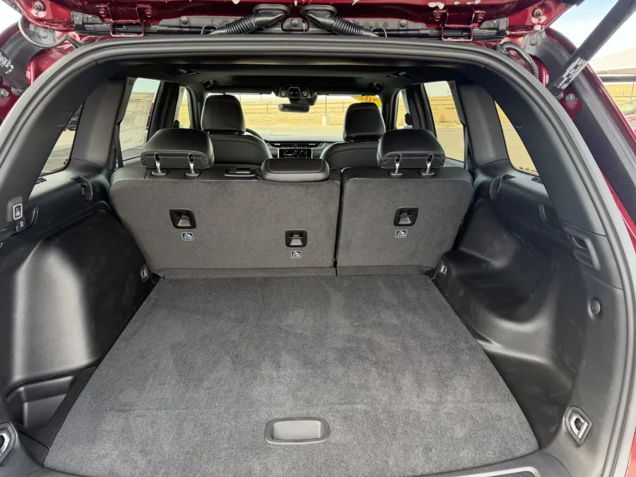 2025 Jeep Grand Cherokee Altitude X | Photo 7 of 16