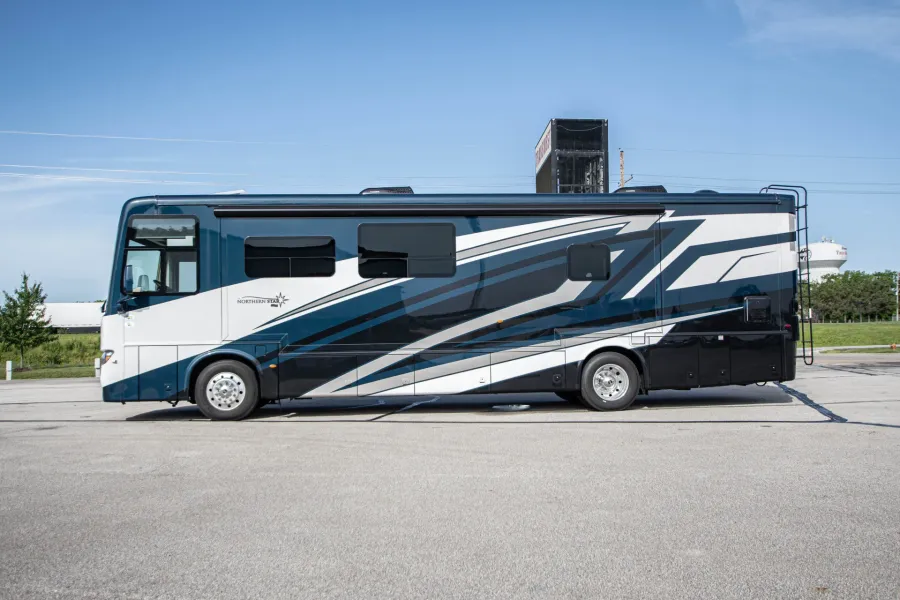 2026 Newmar Northern Star 3709 | Photo 1 of 27