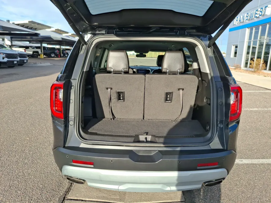 2020 GMC Acadia SLT | Photo 8 of 22