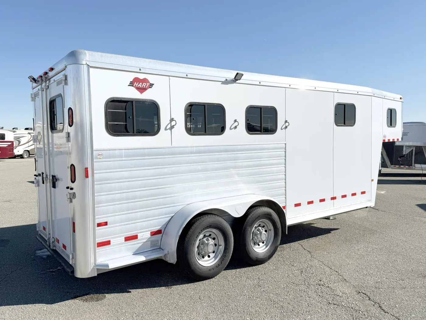 2012 Hart 3HGN | Photo 4 of 16