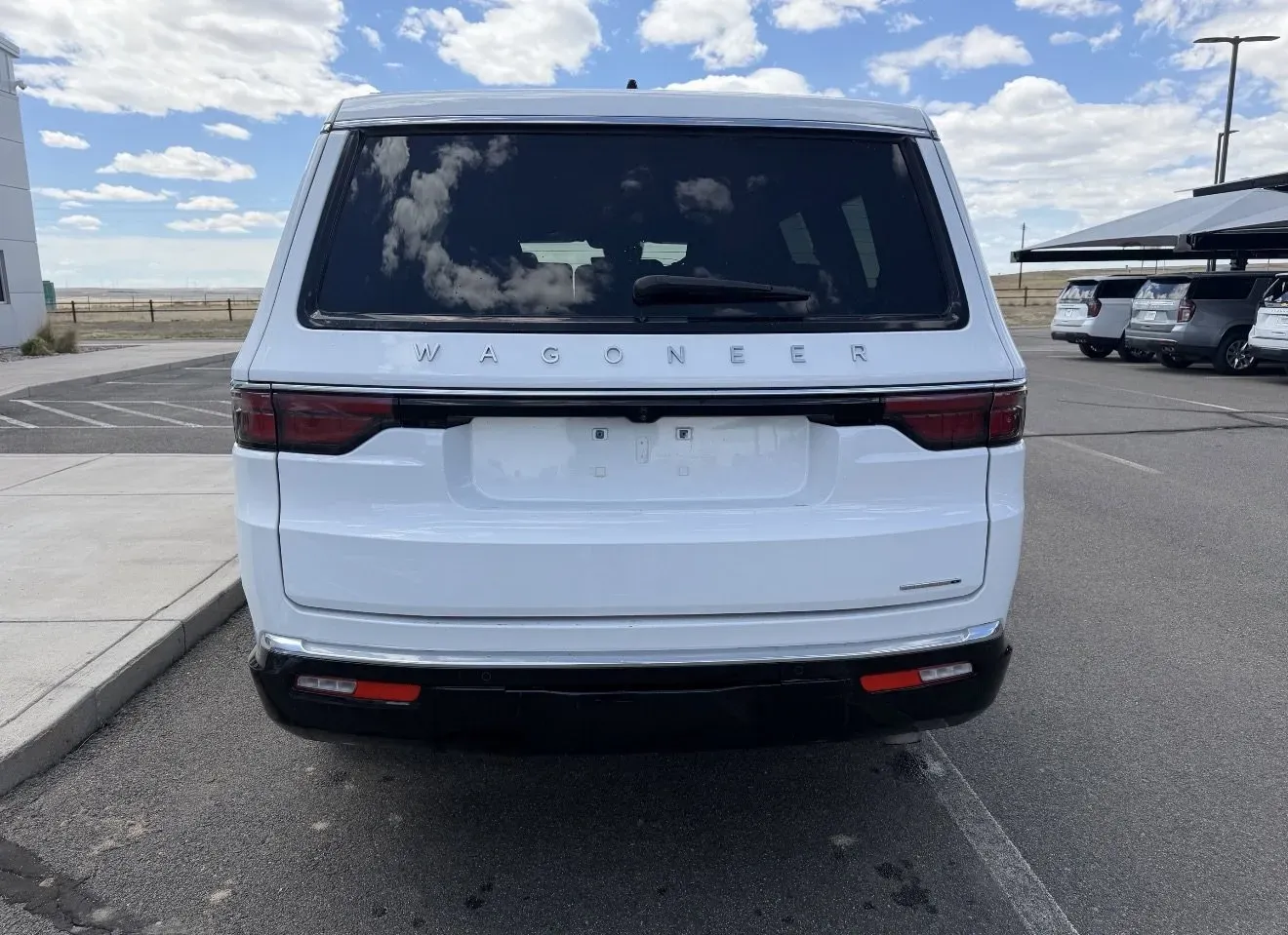 2024 Jeep Wagoneer Series II | Photo 5 of 8