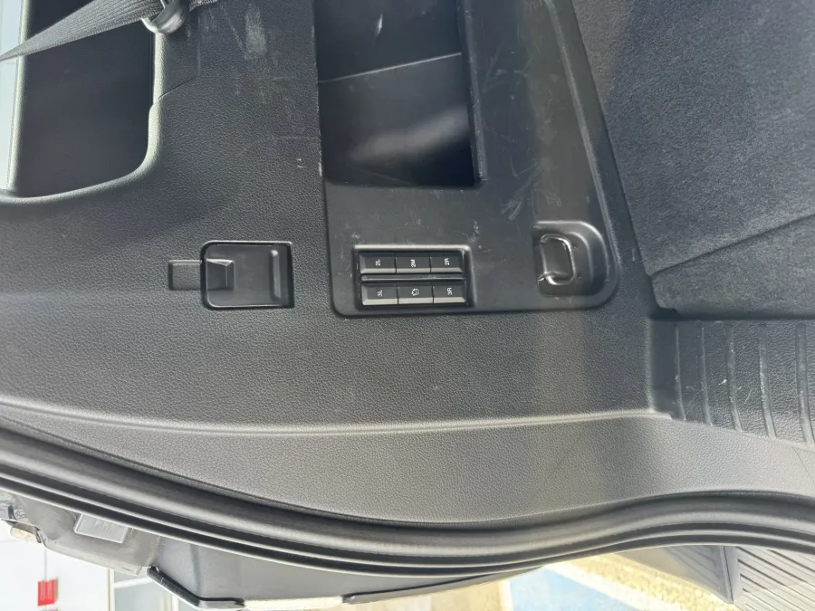 2019 Ford Expedition Limited | Photo 21 of 24