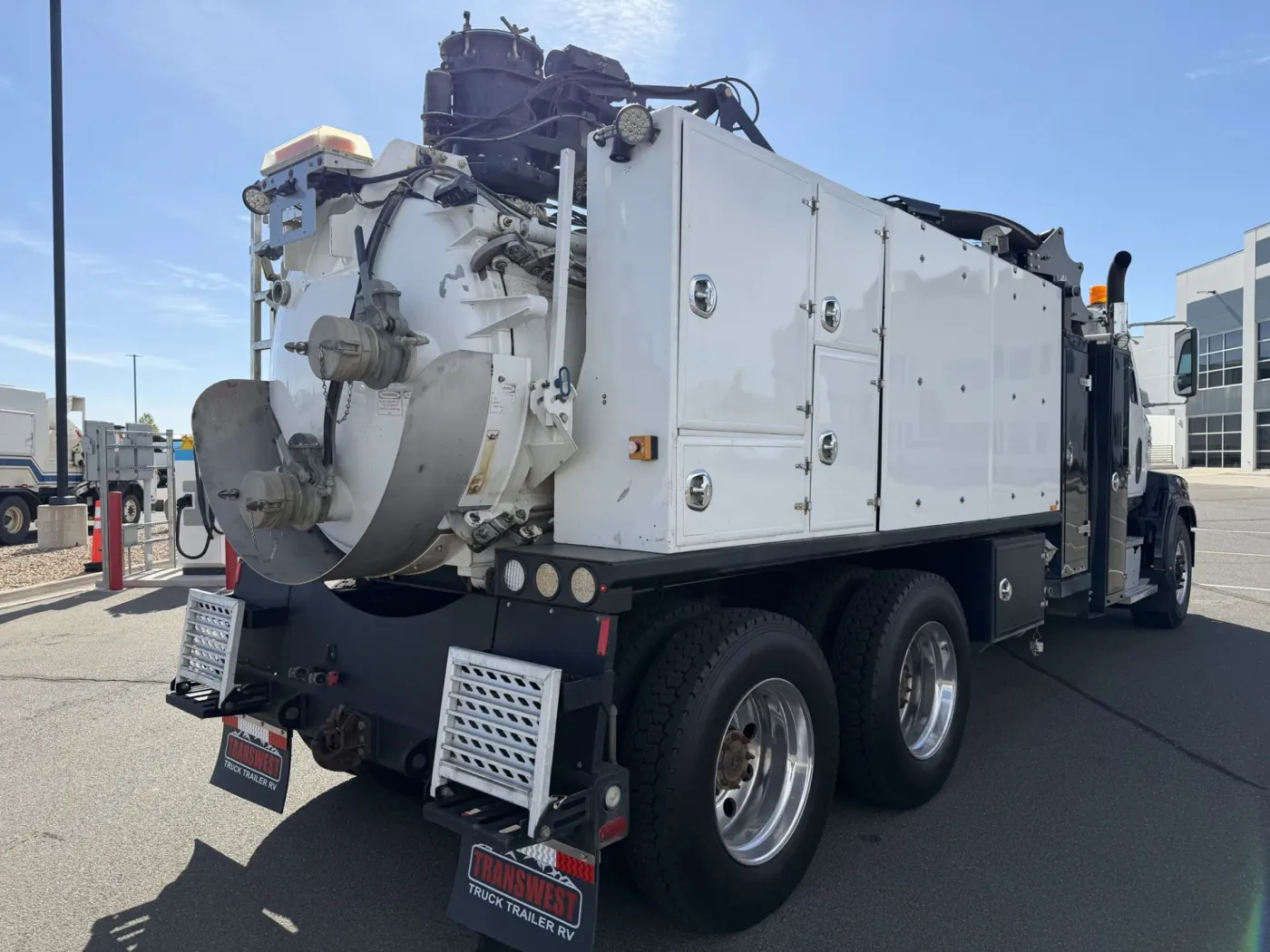 2021 Rival T7 | Photo 4 of 7