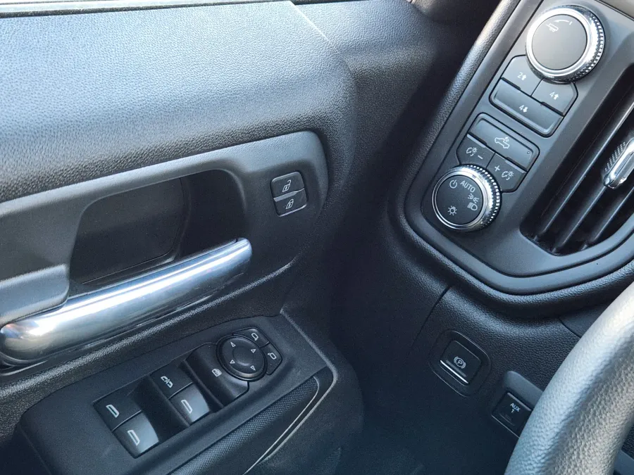 2026 GMC Sierra 2500HD Pro | Photo 15 of 22