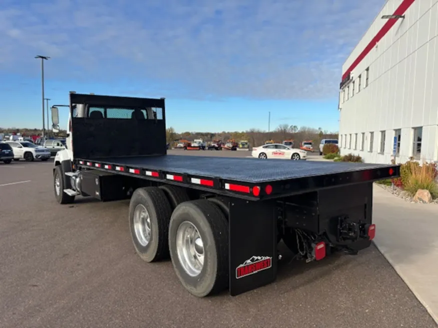 2013 Freightliner 108SD | Photo 9 of 13