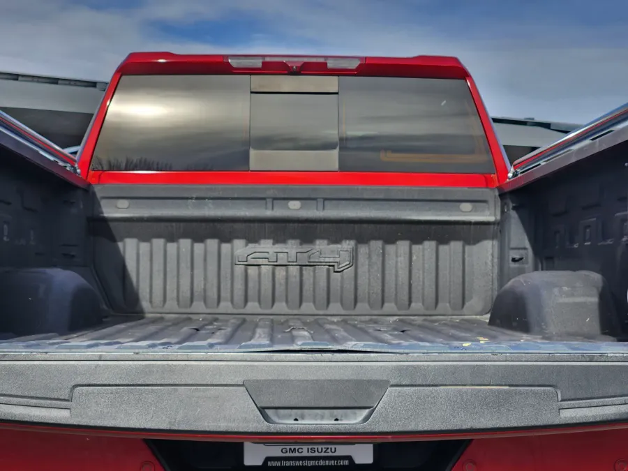 2022 GMC Sierra 2500HD AT4 | Photo 18 of 20