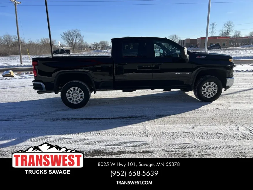 2024 Chevrolet Silverado 3500HD LT | Photo 12 of 15