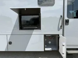 2026 Renegade Verona 36VSB | Thumbnail Photo 23 of 28