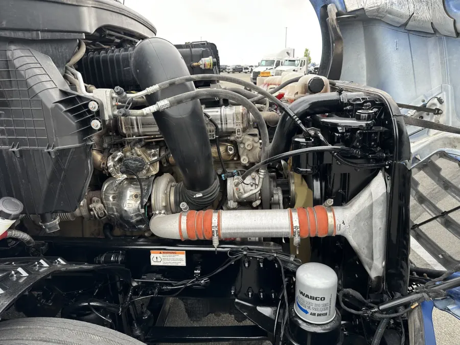 2023 Freightliner Cascadia | Photo 19 of 24