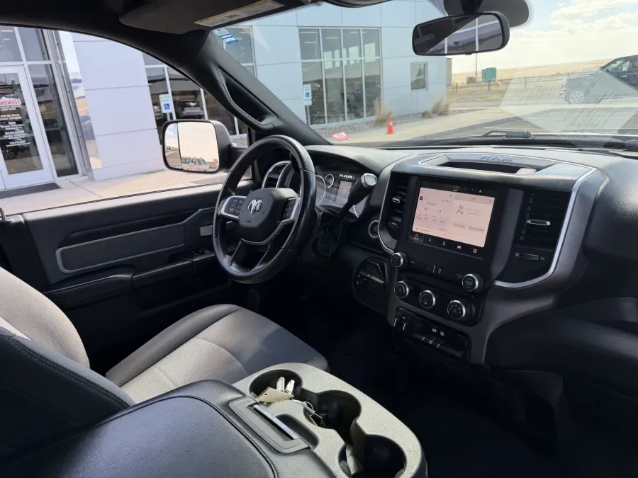 2022 RAM 2500 Big Horn | Photo 12 of 18