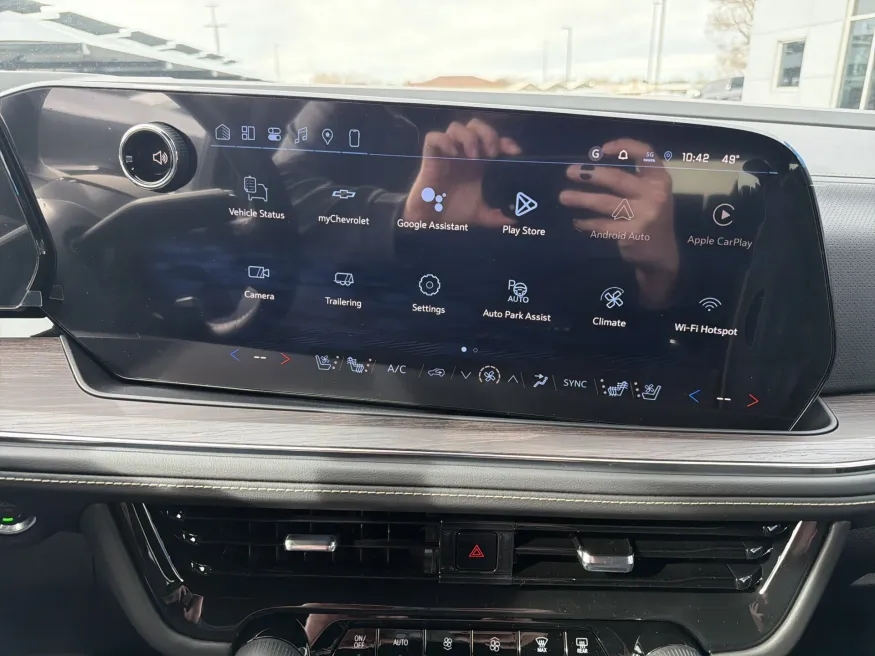 2026 Chevrolet Suburban Premier | Photo 19 of 23