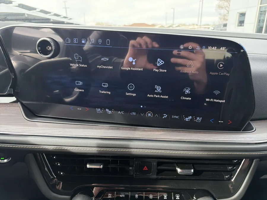 2026 Chevrolet Suburban Premier | Photo 19 of 23