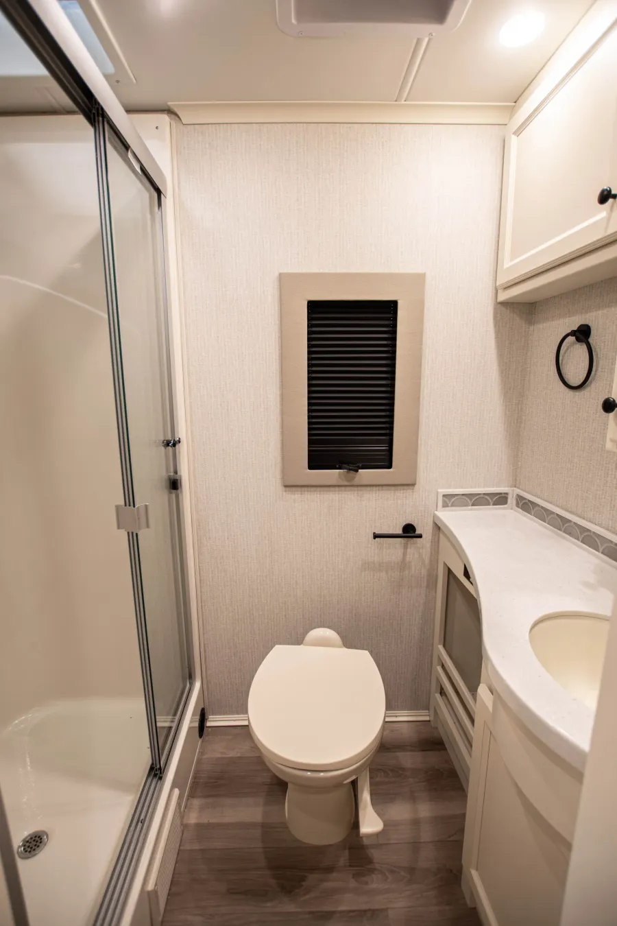 2026 Tiffin Byway 33FL | Photo 14 of 18