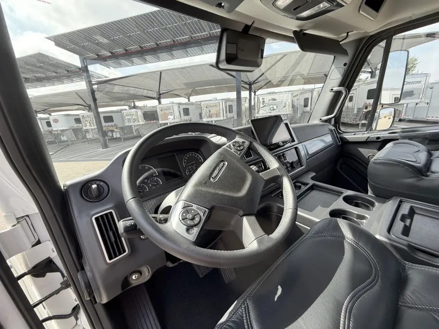 2025 Freightliner M2 106 Plus Summit Hauler | Photo 6 of 26