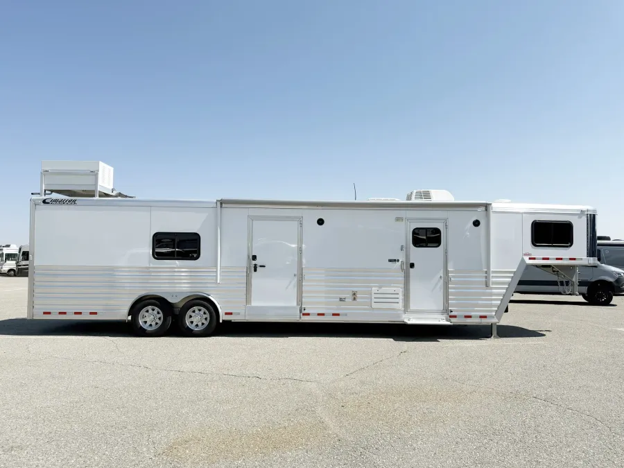 2017 Cimarron Transtar | Photo 3 of 24