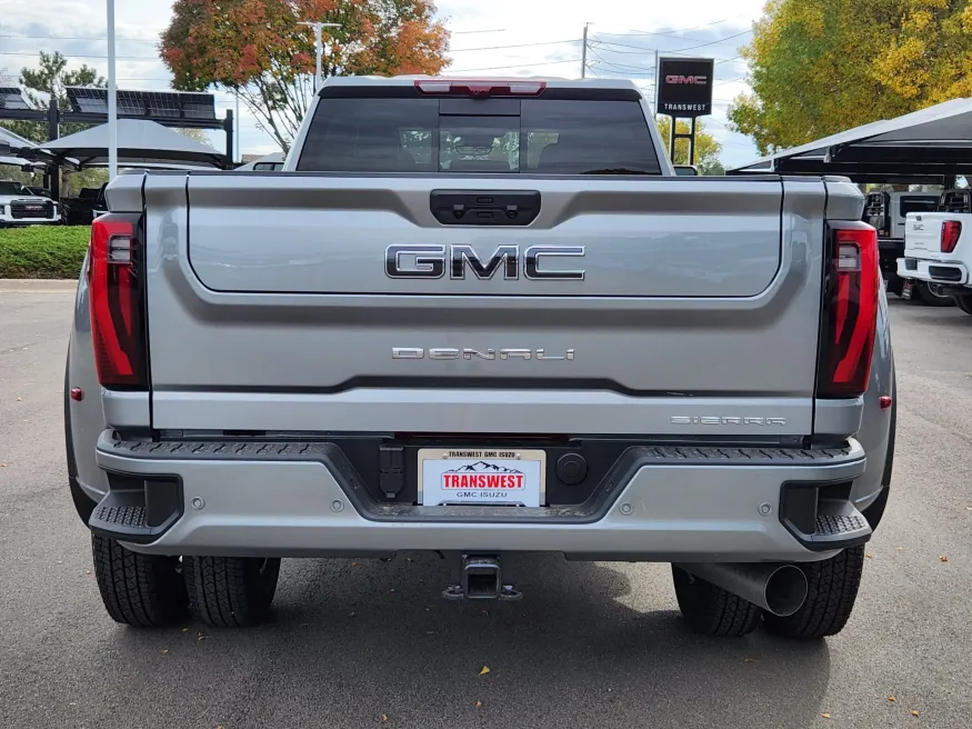 2026 GMC Sierra 3500HD Denali Ultimate | Photo 12 of 31