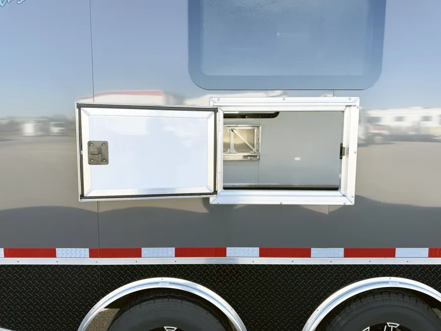 2026 Logan Coach Horse Power Burandt Edition | Photo 16 of 22