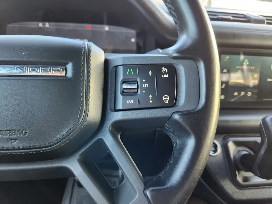 2020 Land Rover Defender X | Photo 23 of 28