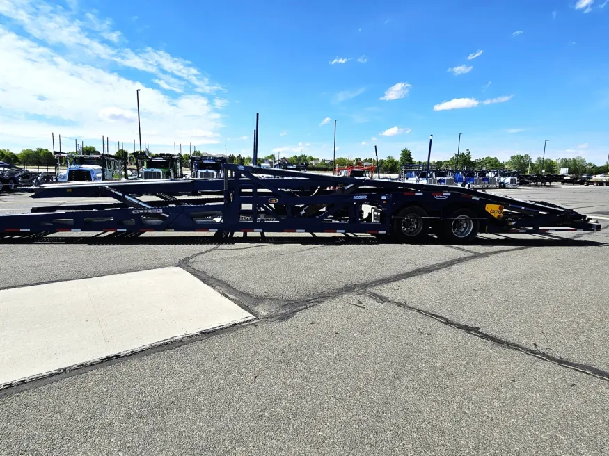 2023 Peterbilt 389 | Photo 13 of 34