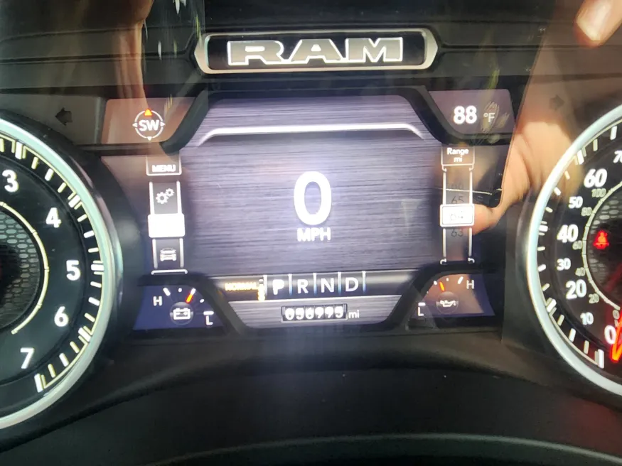 2022 RAM 1500 Laramie | Photo 10 of 32