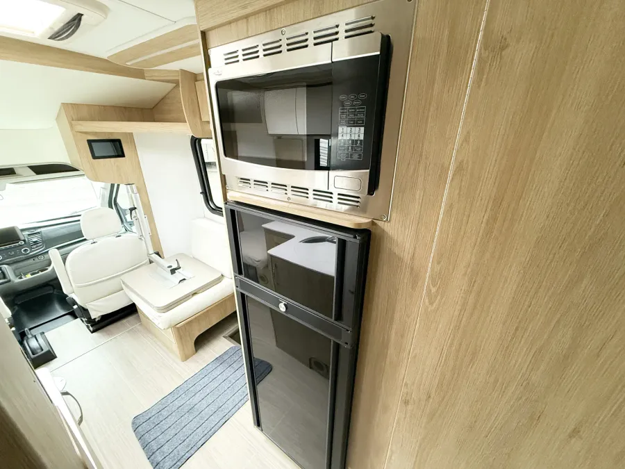 2021 Leisure Travel Van Wonder W24RL | Photo 11 of 23