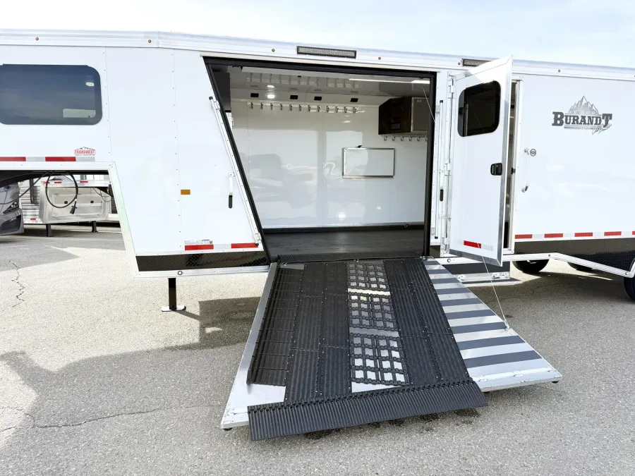 2026 Logan Coach Horse Power | Photo 21 of 24