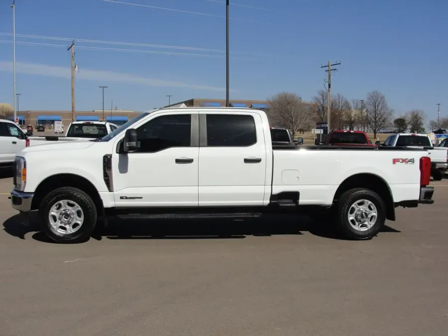 2023 Ford Super Duty F-350 XL | Photo 1 of 14