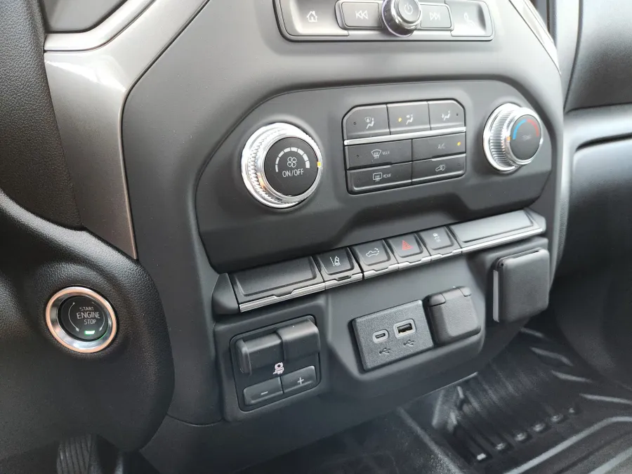 2026 GMC Sierra 2500HD Pro | Photo 26 of 28