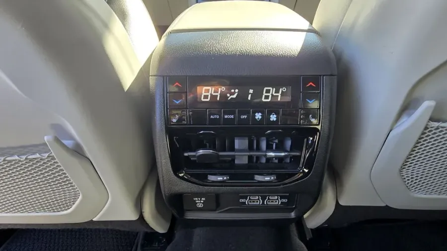 2022 Jeep Grand Cherokee L | Photo 34 of 36