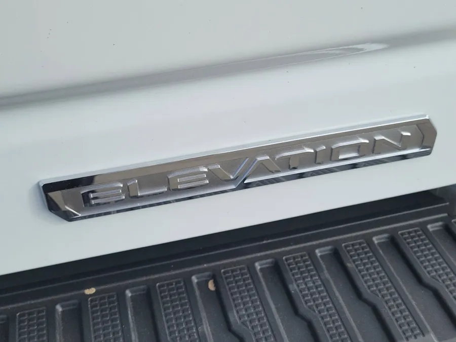 2026 GMC Sierra 1500 Elevation | Photo 7 of 23