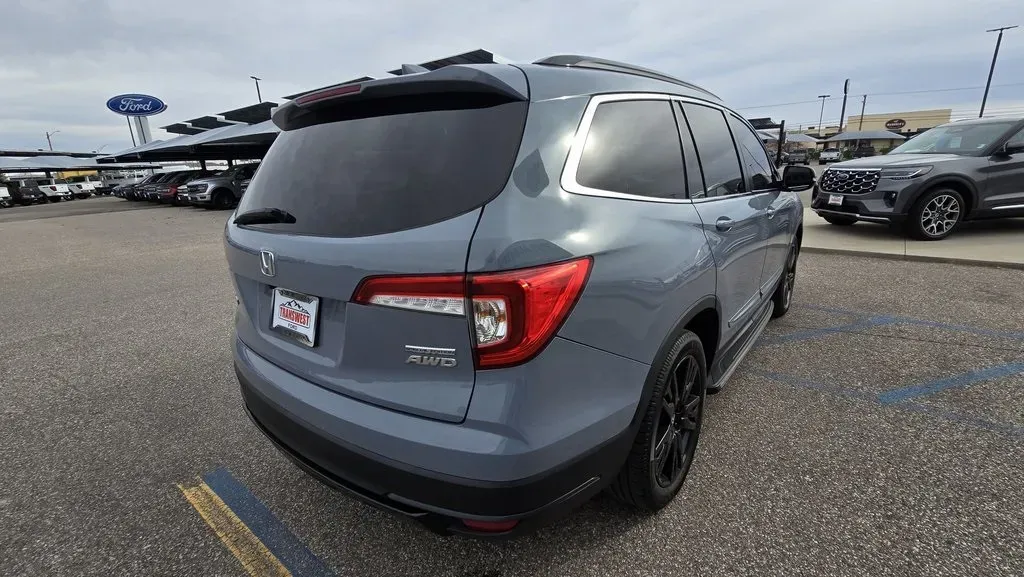 2022 Honda Pilot | Photo 5 of 31