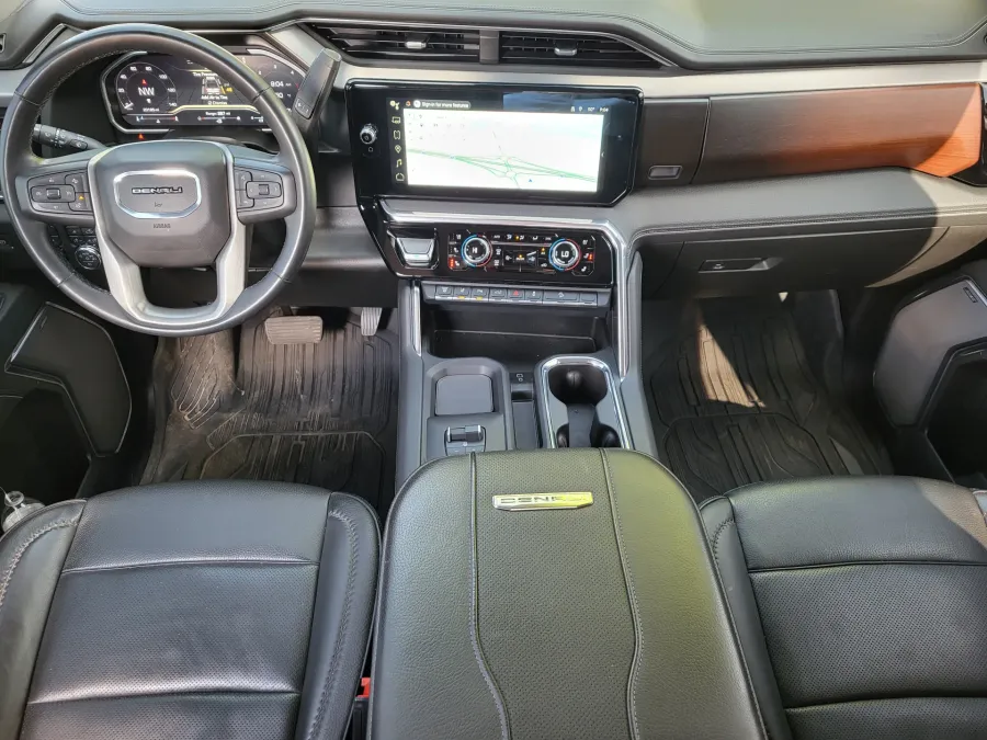 2024 GMC Sierra 2500HD Denali | Photo 21 of 25