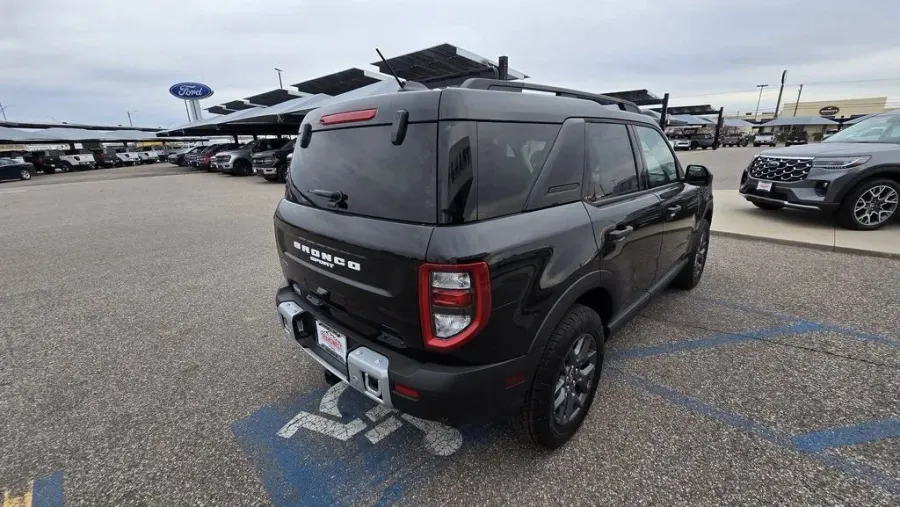 2025 Ford Bronco Sport | Photo 5 of 29
