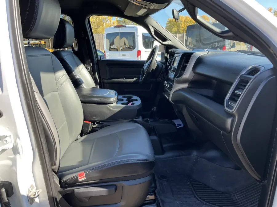 2023 RAM 2500 Tradesman | Photo 8 of 20