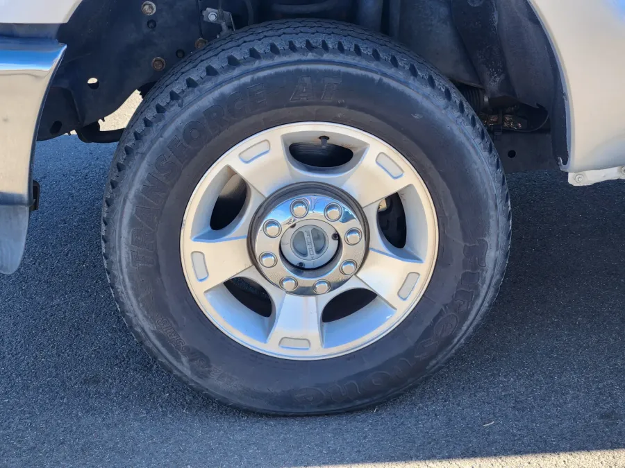 2015 Ford Super Duty F-250 SRW | Photo 5 of 20