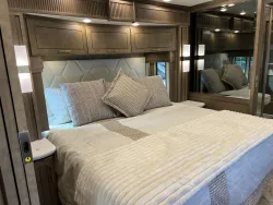 2027 Newmar Essex 4551 | Thumbnail Photo 19 of 39